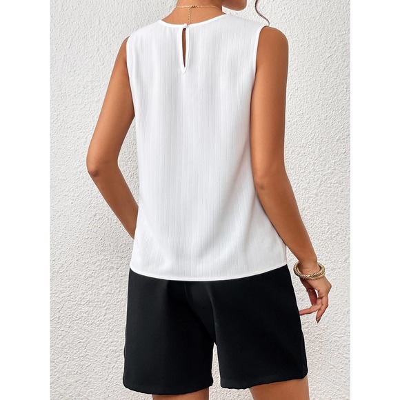 minimalist business casual Keyhole Neckline Sleeveless Blouse white - Picture 2 of 11